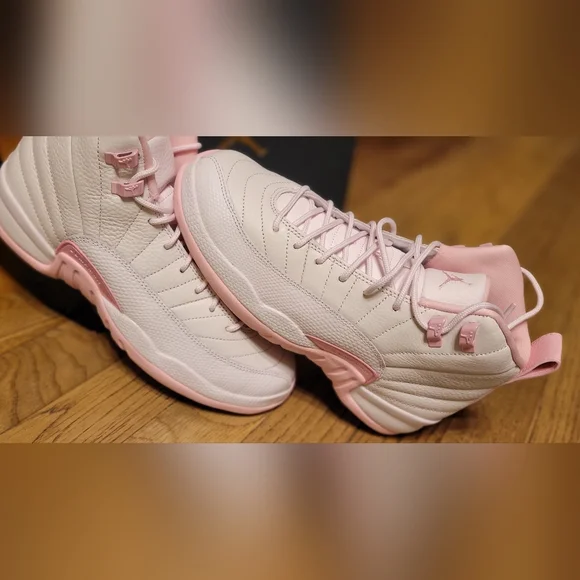 Jordan Kids Sneakers in White and Light Pink - Picture 7 of 13